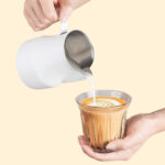 Pitcher Blanca Pico Redondo 350ml (11 oz) Arte Latte - Image 5