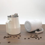 Pitcher Blanca Pico Redondo 350ml (11 oz) Arte Latte - Image 7